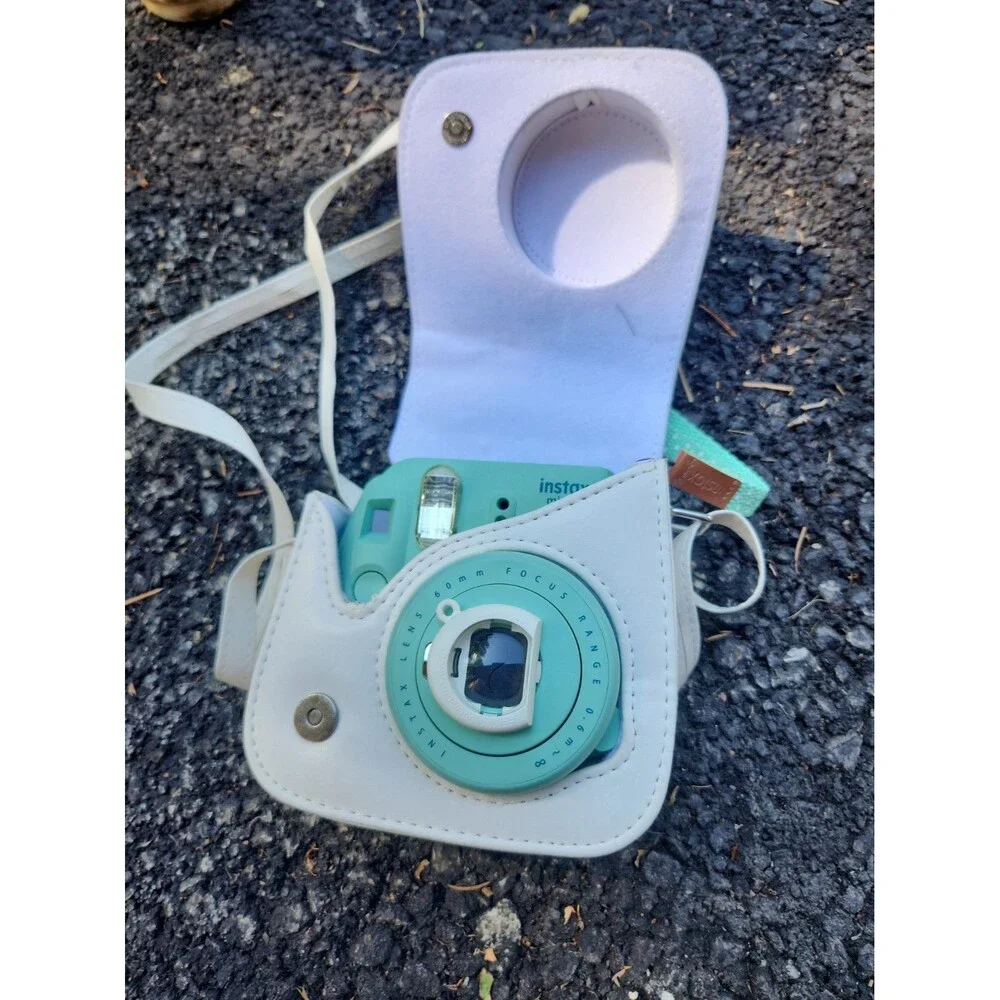 Fujifilm Instax Mini 9 Camera with Case Mint Green